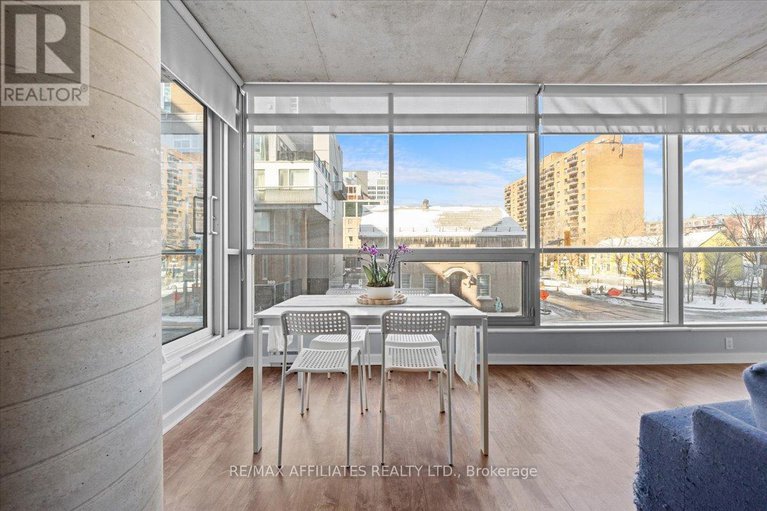 28155411/201-180-york-street/lower-townbyward-market/ottawa/ontario/K1N1J6_9