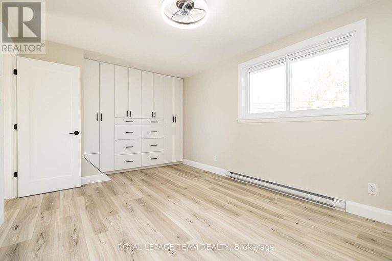28975666/40-beach-avenue/iroquois/south-dundas/ontario/K0E1K0_23