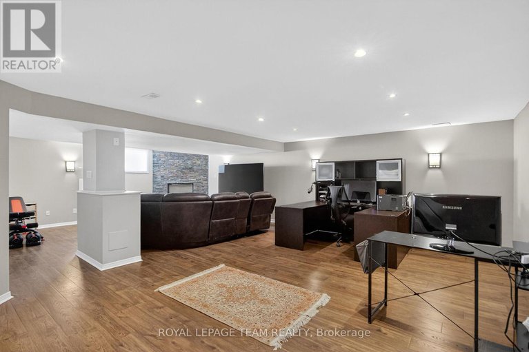 29436864/528-bryce-place/stittsville-north/ottawa/ontario/K2S0N2_38