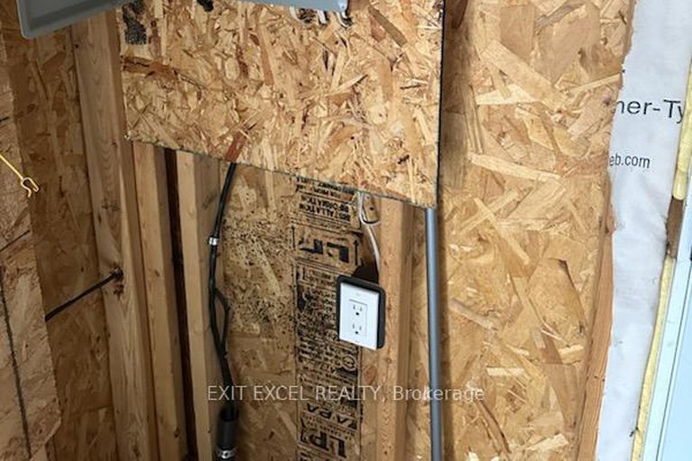 29109819/1456-larose-avenue/carlington/ottawa/ontario/K1Z7X8_19