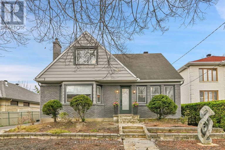 29606505/328-pleasant-park-road/alta-vistafaircrest-heights/ottawa/ontario/K1H5M8_1