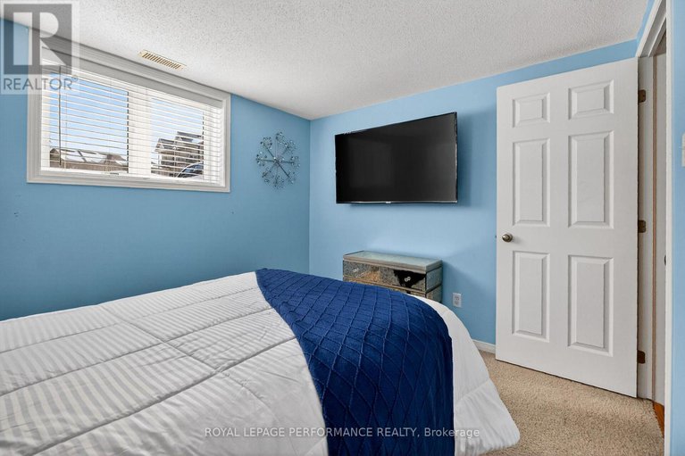 29415580/2-70-briargate-private/springridgeeast-village/ottawa/ontario/K4A0C3_34