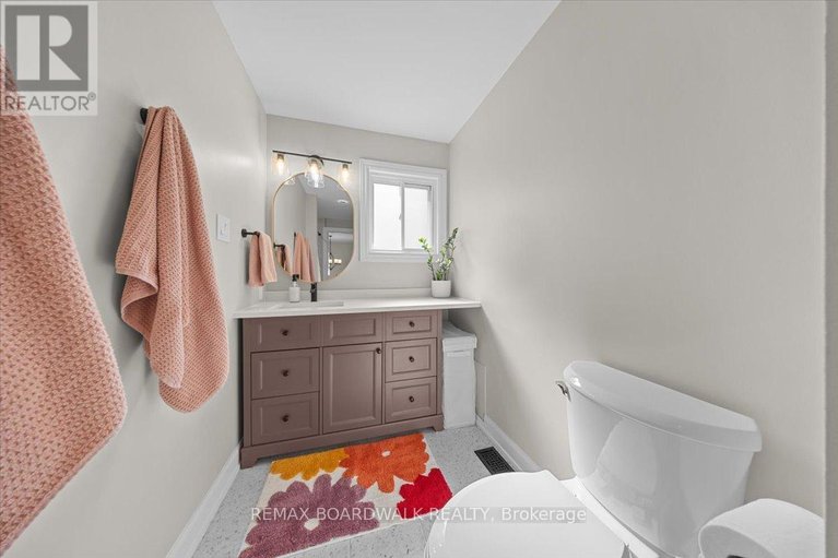 29650202/1715-teakdale-avenue/chapel-hill/ottawa/ontario/K1C6M8_33