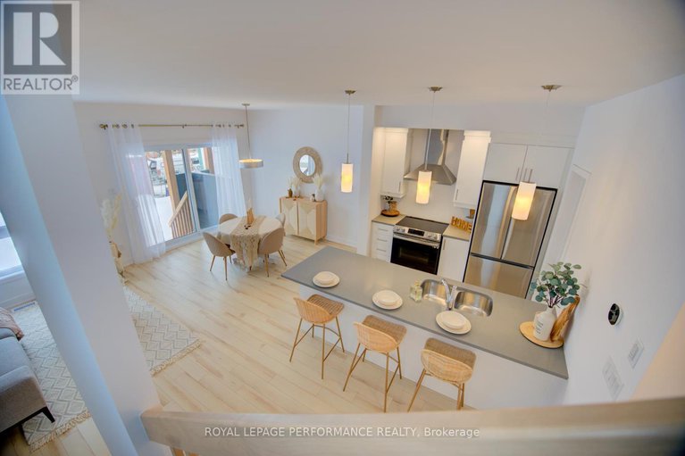 29272738/2513-gray-crescent/town-of-rockland/clarence-rockland/ontario/K4K0H3_24