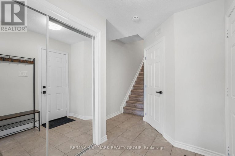 28798699/110-sunshine-crescent/notting-hillsummerside/ottawa/ontario/K4A0V3_7
