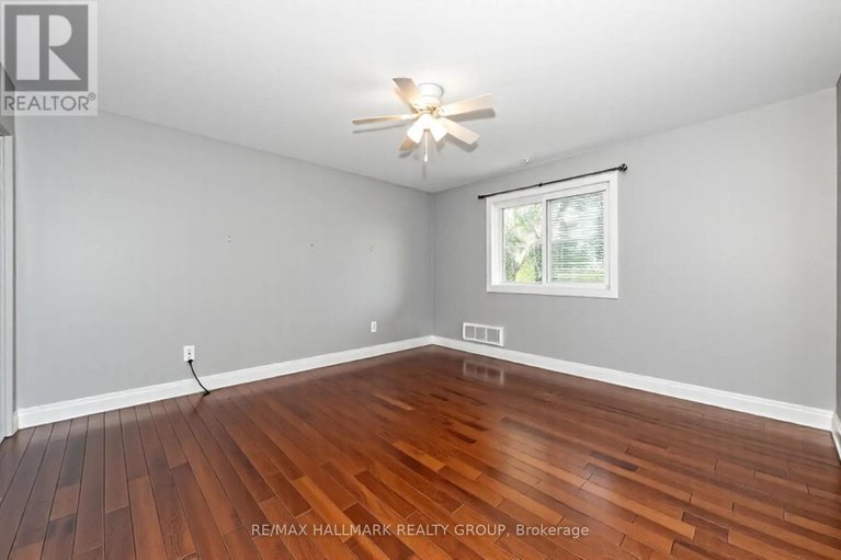 29013093/404-bouchard-street/russell-twp/russell/ontario/K4R1E5_15