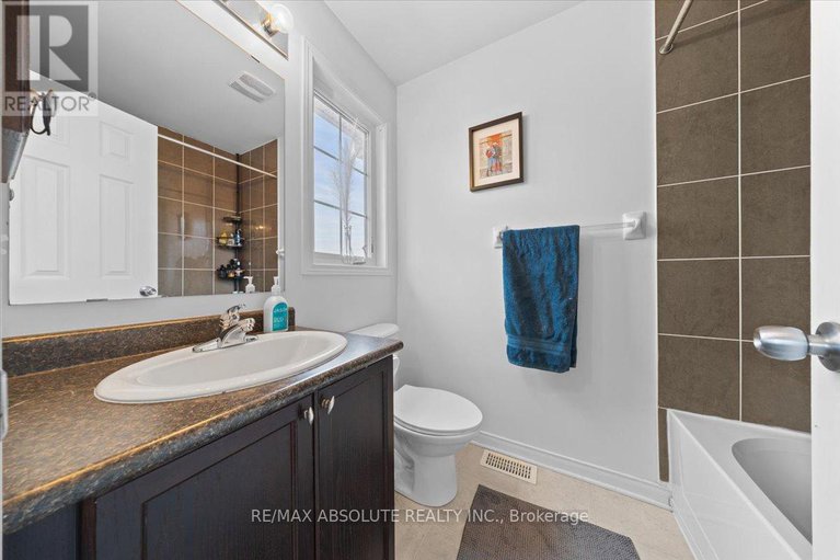 28140493/344-amici-terrace/emerald-meadowstrailwest/ottawa/ontario/K2S0J4_18