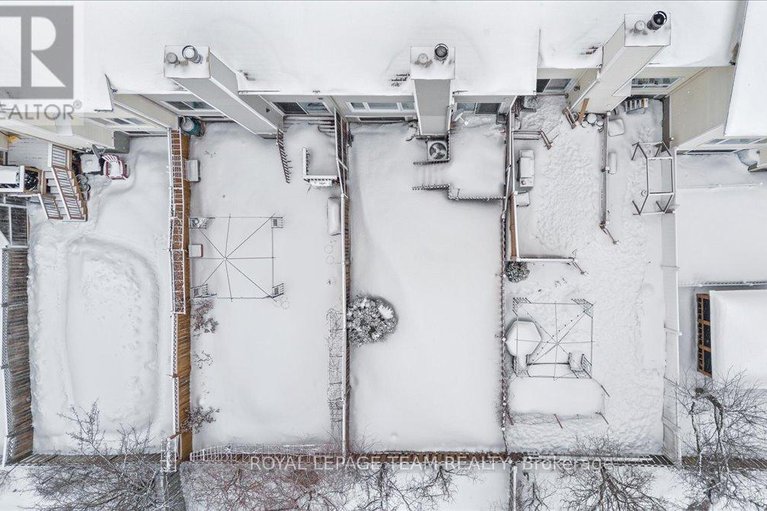 29407128/8-crownridge-drive/emerald-meadowstrailwest/ottawa/ontario/K2M2M8_36