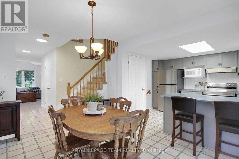28617518/16-riverbank-court/stittsville-central/ottawa/ontario/K2S1V7_13