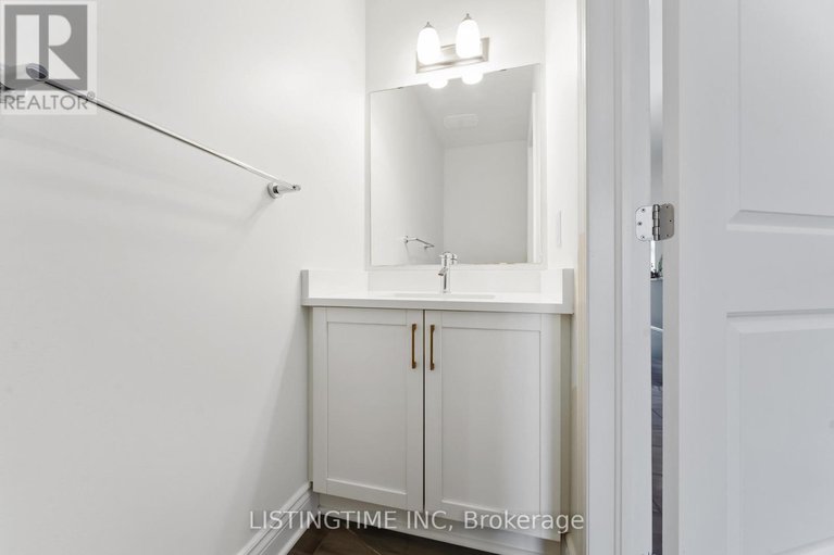28823049/704-brian-good-avenue/riverside-southgloucester-glen/ottawa/ontario/K4M0C1_24