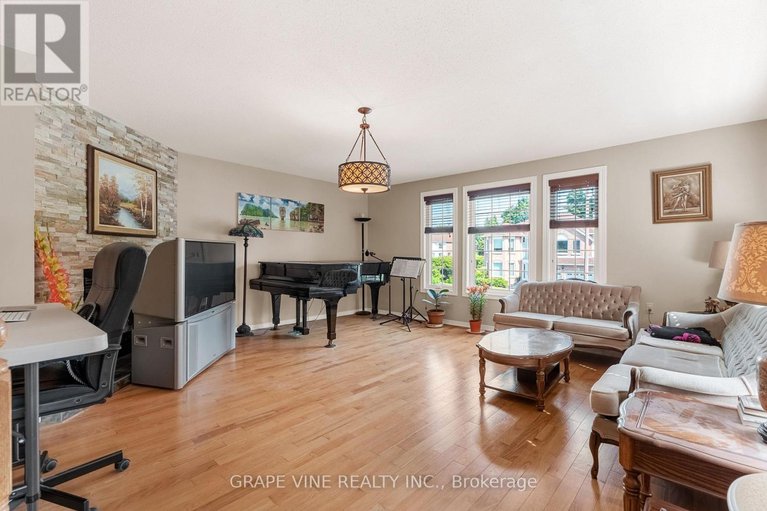 28434858/67-allenby-road/morgans-grantsouth-march/ottawa/ontario/K2K2J8_9