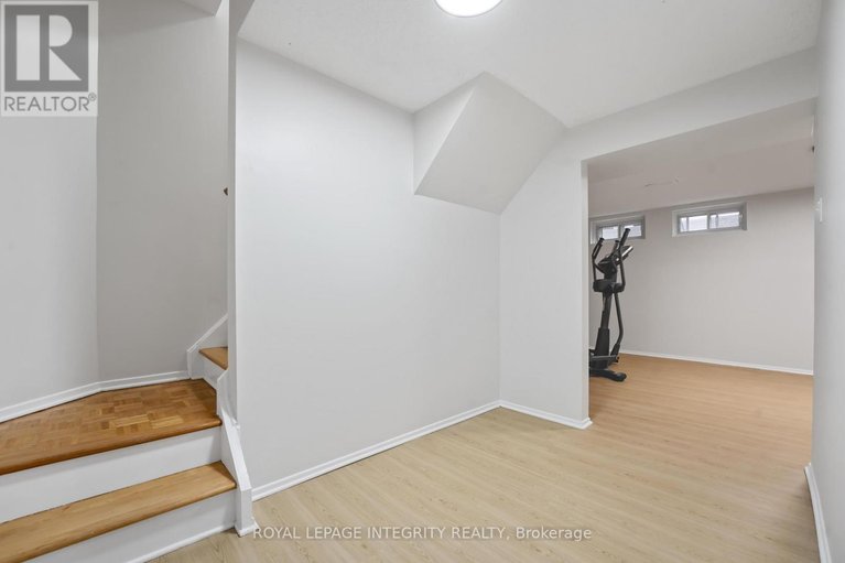 29590745/19-1585-heron-road/urbandale-acres/ottawa/ontario/K1V9V1_17