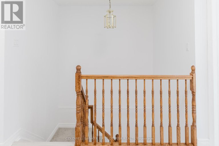 28463814/204-windhurst-drive/barrhaven-east/ottawa/ontario/K2G6H9_18