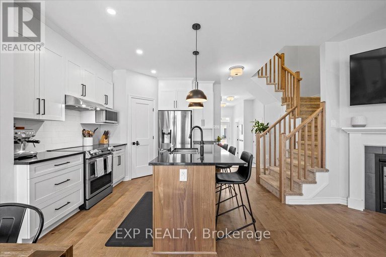 28491066/42-jardiniere-street/remainder-of-stittsville-area/ottawa/ontario/K2S2K3_7