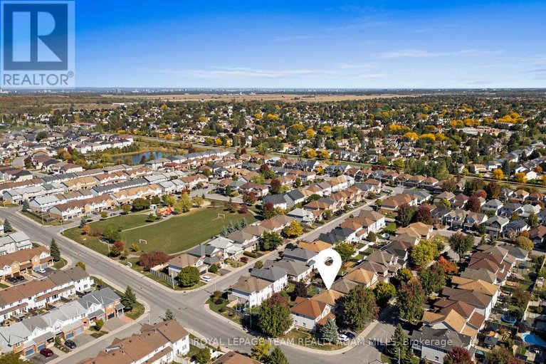 29030292/503-stonechurch-way/cedargrovefraserdale/ottawa/ontario/K2J0C5_42