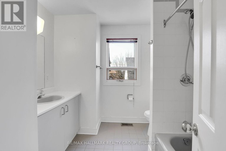 28244394/303-sherwood-drive/civic-hospital/ottawa/ontario/K1Y3W7_28