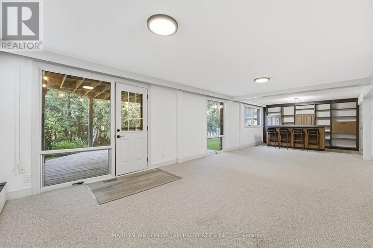 29579532/33-commanche-drive/city-viewskylinefisher-heightsparkwood-hills/ottawa/ontario/K2E6E8_32