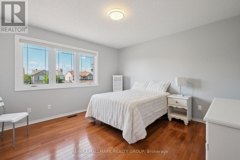 28645671/3034-courtyard-crescent/upper-hunt-club/ottawa/ontario/K1T3R7_16