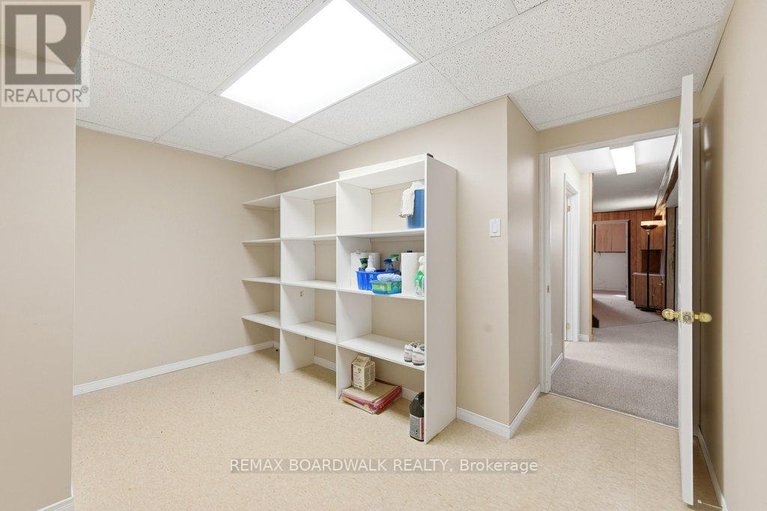 29567574/1274-maitland-avenue/copeland-park/ottawa/ontario/K2C2C6_28