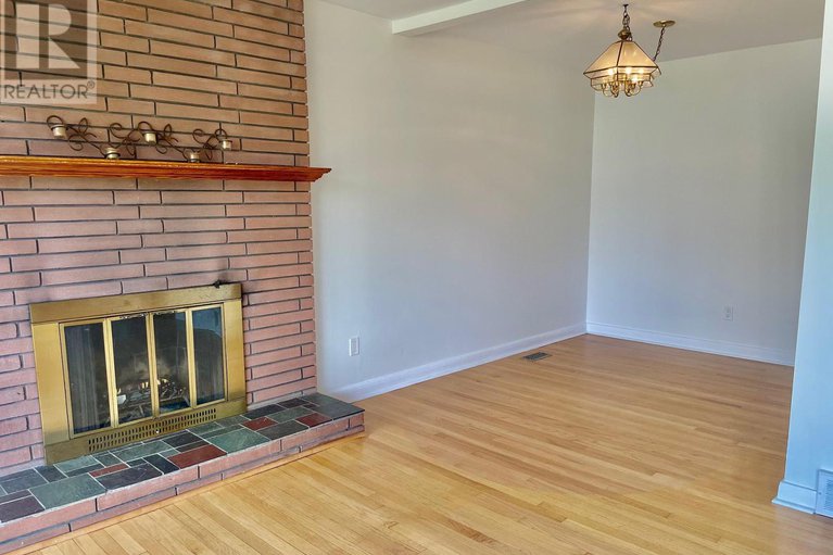 28588729/18-stinson-avenue/lynwood-village/ottawa/ontario/K2H6N1_22