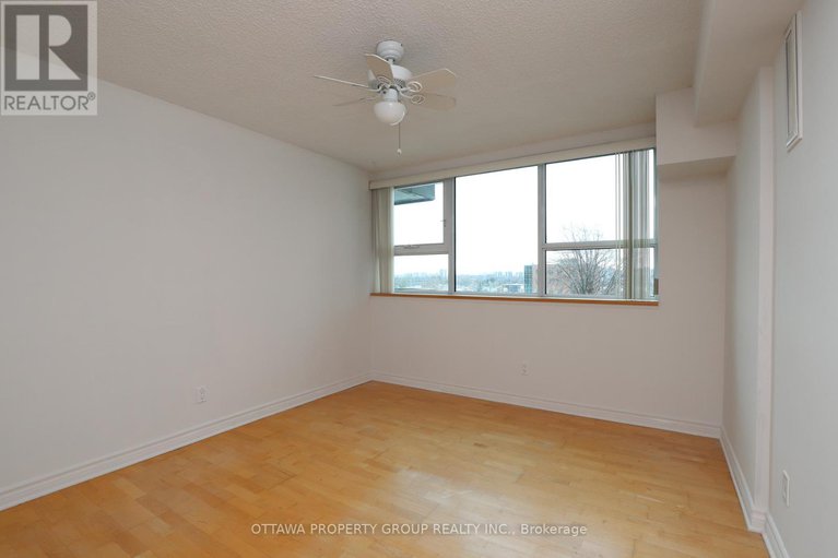 29126397/416-555-brittany-drive/viscount-alexander-park/ottawa/ontario/K1K4C5_11