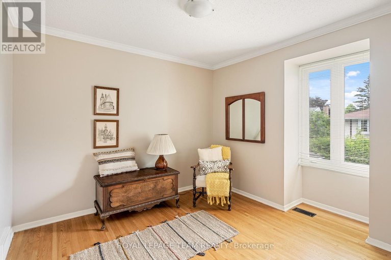 28741168/2128-hubbard-crescent/beacon-hill-north/ottawa/ontario/K1J6L2_25