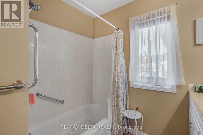 29633176/48-stephens-street/vankleek-hill/champlain/ontario/K0B1R0_20