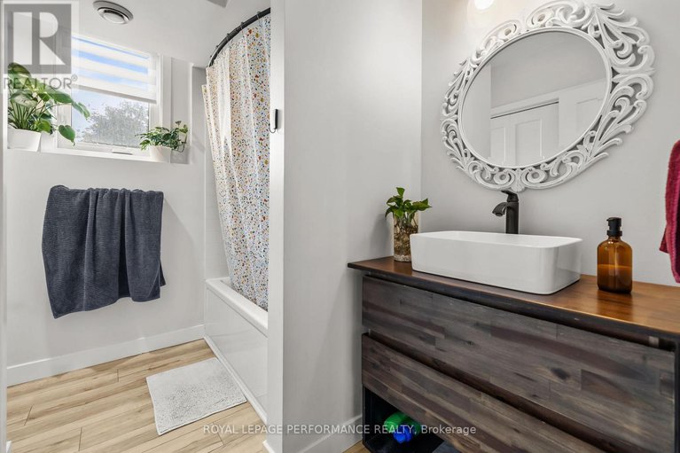 28779924/1c-75-lapointe-boulevard/embrun/russell/ontario/K0A1W0_30
