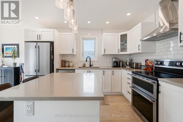 28982299/108-bishop-street-s/alexandria/north-glengarry/ontario/K0C1A0_4