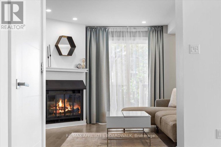 28416743/423-viewmount-drive/borden-farmstewart-farmcarleton-heightsparkwood-hills/ottawa/ontario/K2E7P1_12