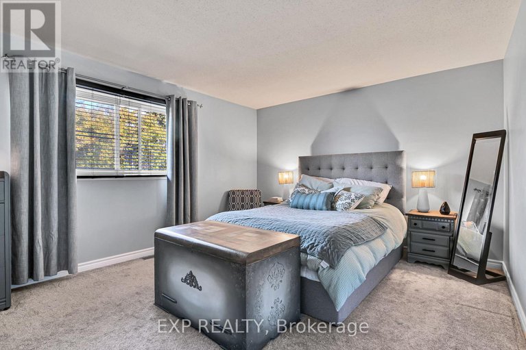 28885940/1962-greenvale-lane/chateauneuf/ottawa/ontario/K1C6E3_9