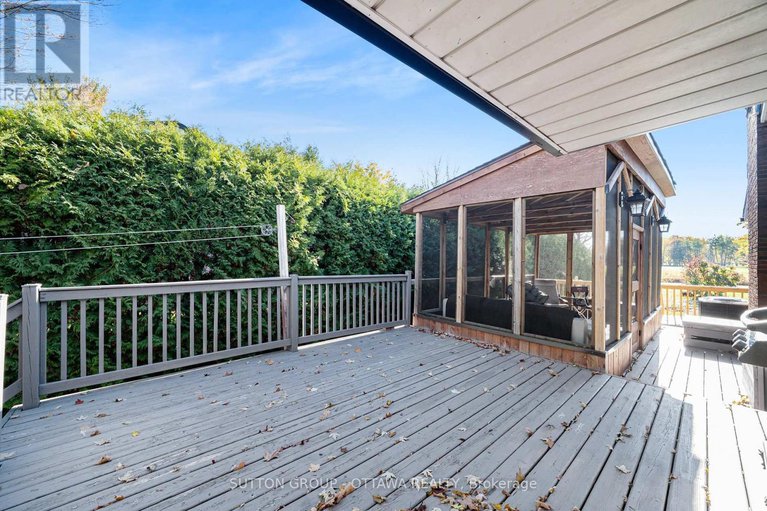 29047686/1218-upton-road/manotick-south-to-roger-stevens/ottawa/ontario/K4M1B3_28