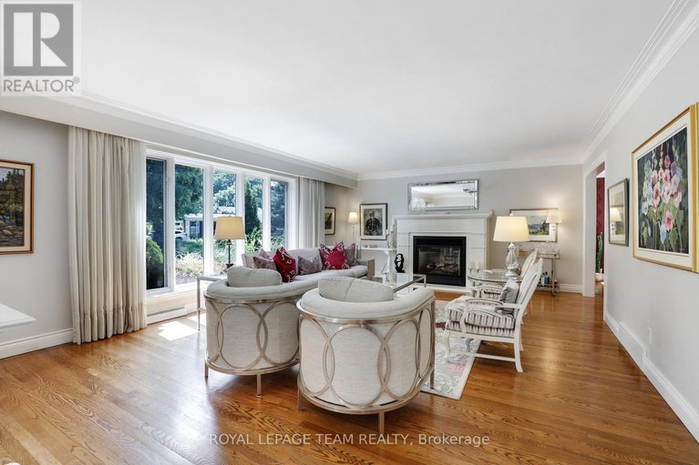 28584600/1939-wembley-avenue/carlingwood/ottawa/ontario/K2A1A8_12