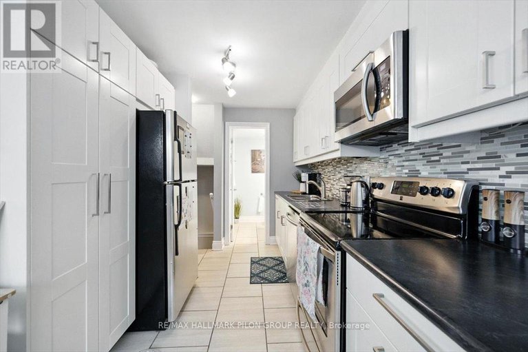 28811571/81a-758-st-andre-drive/hiawatha-parkconvent-glen/ottawa/ontario/K1C4S4_8