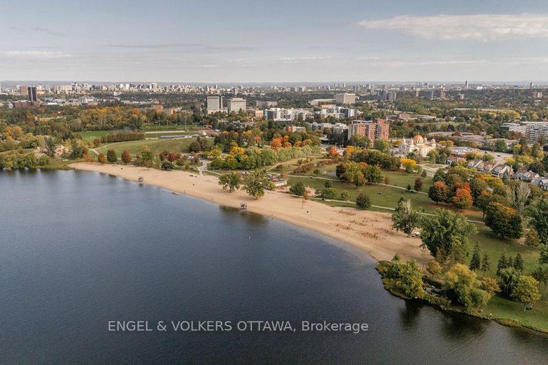 29072424/12-bayside-private/mooneys-bayriverside-park/ottawa/ontario/K1V9R3_2