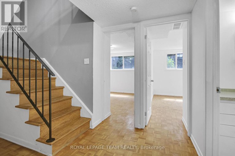 28738547/52-bowhill-avenue/borden-farmstewart-farmcarleton-heightsparkwood-hills/ottawa/ontario/K2E6S7_25
