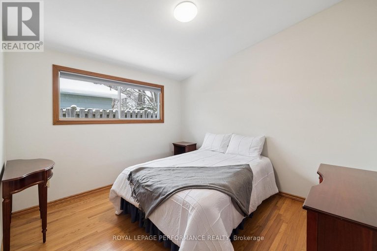 29578731/1989-michigan-avenue/urbandale-acres/ottawa/ontario/K1H6Y1_19