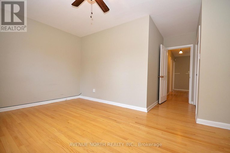 28262134/866-claude-street/castle-heightsrideau-high/ottawa/ontario/K1K2S6_14