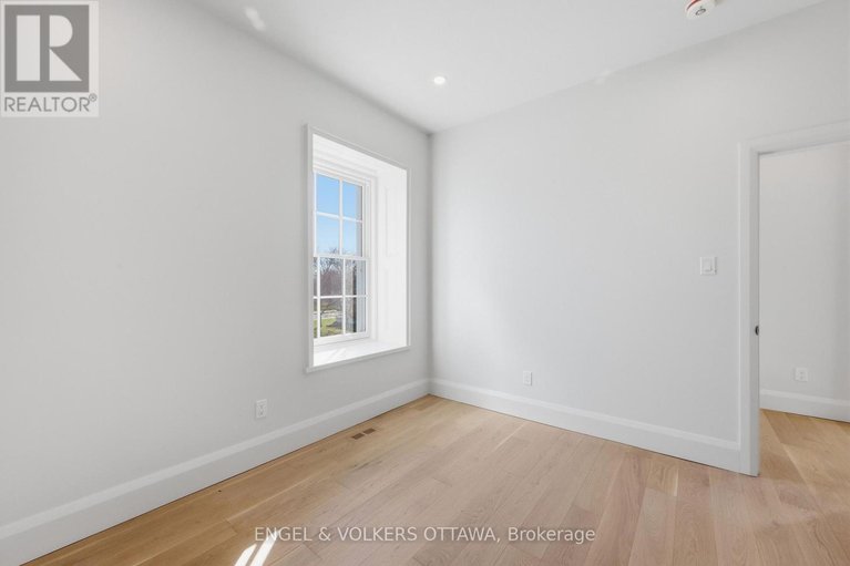 29649228/71-thomas-street/new-edinburgh/ottawa/ontario/K1M1M7_30