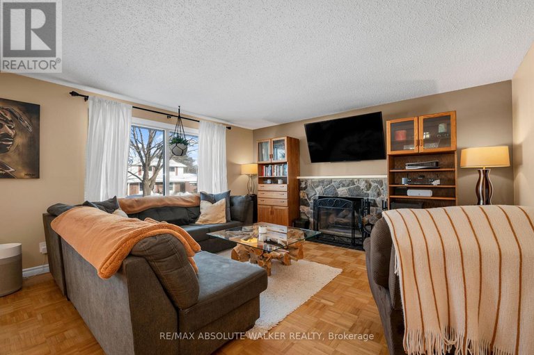 29422550/19-lambert-drive/sheahan-estatestrend-village/ottawa/ontario/K2H5Y3_7