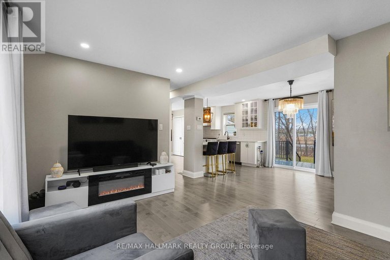 29592597/436-yves-street/town-of-rockland/clarence-rockland/ontario/K4K1E9_15