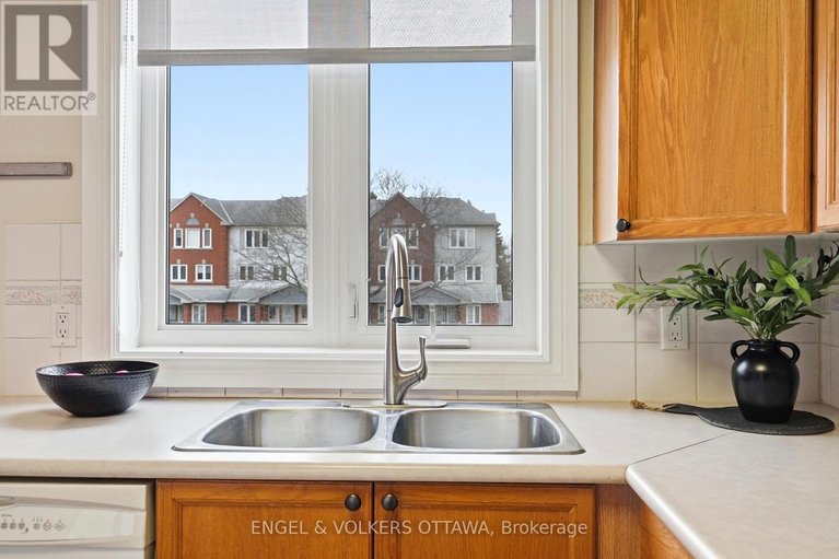 29492225/40-244-briston-private/hunt-club-park/ottawa/ontario/K1G5P9_10