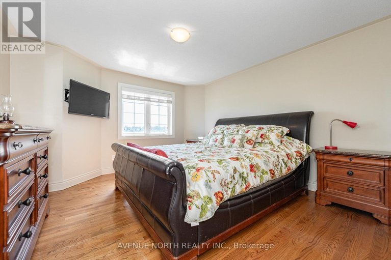 29611479/184-felicity-crescent/mer-bleuebradley-estatesanderson-park/ottawa/ontario/K1W0C2_25