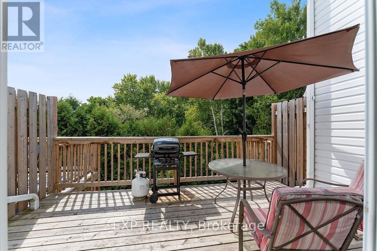 28765564/202-299-castor-street/village-of-russell/russell/ontario/K4R1E9_28