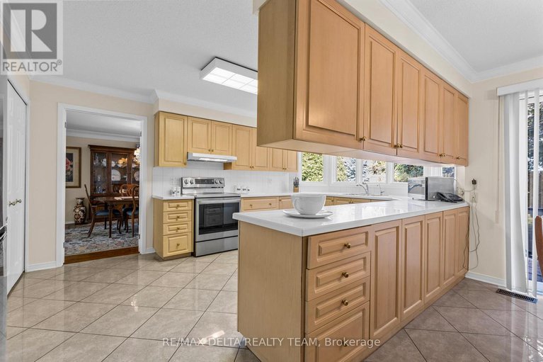 28998330/11-garand-street/urbandale-acres/ottawa/ontario/K1H8M1_10