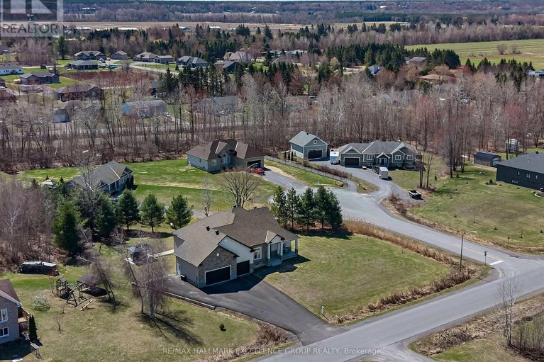 29663853/921-colette-street/clarencerockland-twp/clarence-rockland/ontario/K0A1E0_48