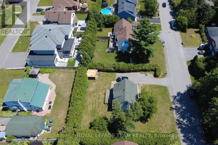28643909/115-rita-avenue/meadowlandsst-claire-gardens/ottawa/ontario/K2G2H2_14