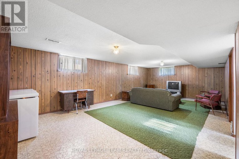 28997757/1665-fisher-avenue/carleton-heights/ottawa/ontario/K2C1X9_17