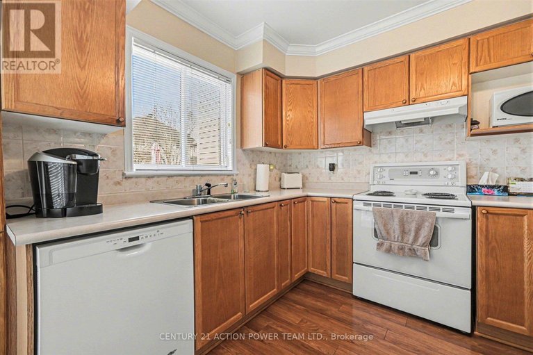 29643950/18-teeswater-street/beaverbrook/ottawa/ontario/K2K2W9_15