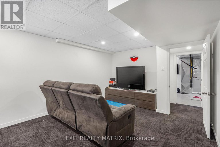 29156083/156-longueuil-street/lorignal/champlain/ontario/K0B1K0_22